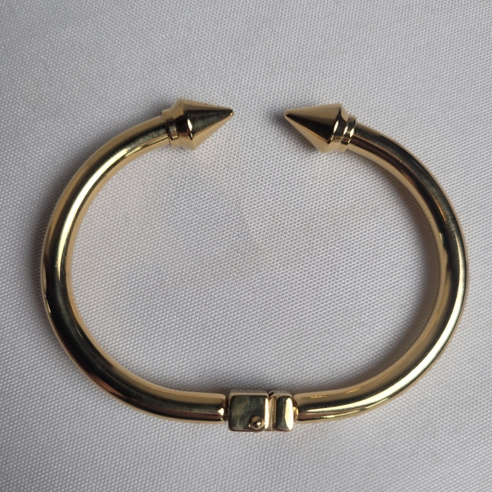Eye Candy Los Angeles Gold Tone Spike Cuff Bracelet Size 6.25 Open Box - Picture 3 of 7